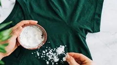 Wyblakłe ubrania znów będą jak nowe: szybki i tani sposób bez korzystania z pralni chemicznej