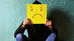 Psycholodzy wymienili frazy, które najczęściej powtarzają osoby myślące negatywnie