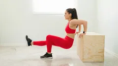 Płaski brzuch bez maty i siłowni: te 2 ćwiczenia angażują mięśnie brzucha