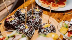 10 zdrowych słodyczy polecanych przez dietetyka, które możesz jeść nawet na noc